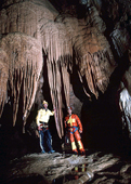 Curso de Agua de la Cueva de Valporquero (Leon). 1993. Sala de la prensa.